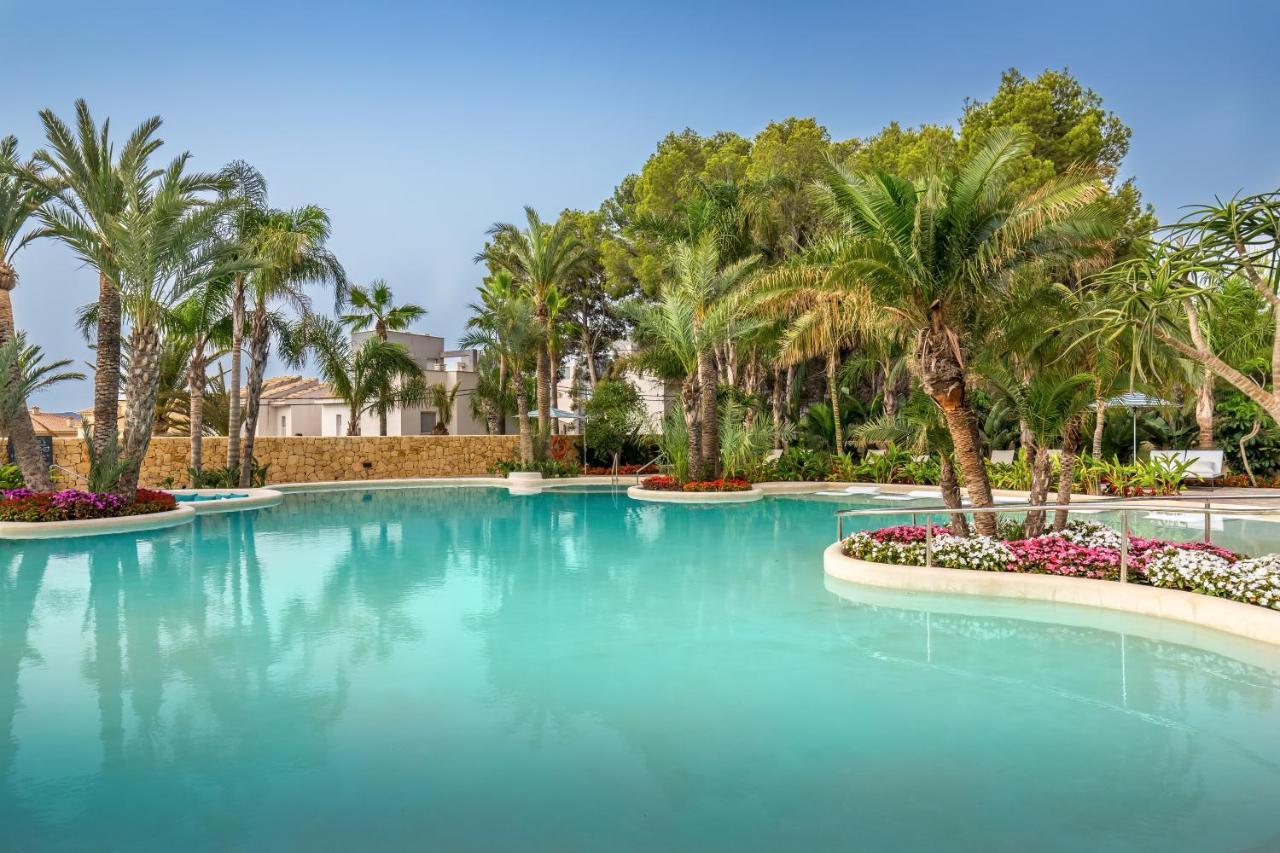 Готель Barcelo La Nucia Palms Екстер'єр фото The resort's swimming pool