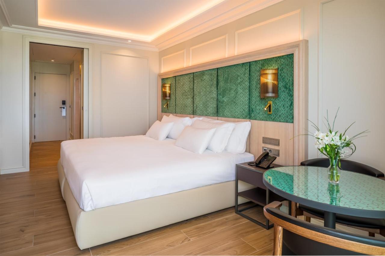Готель Barcelo La Nucia Palms Екстер'єр фото A room at the hotel