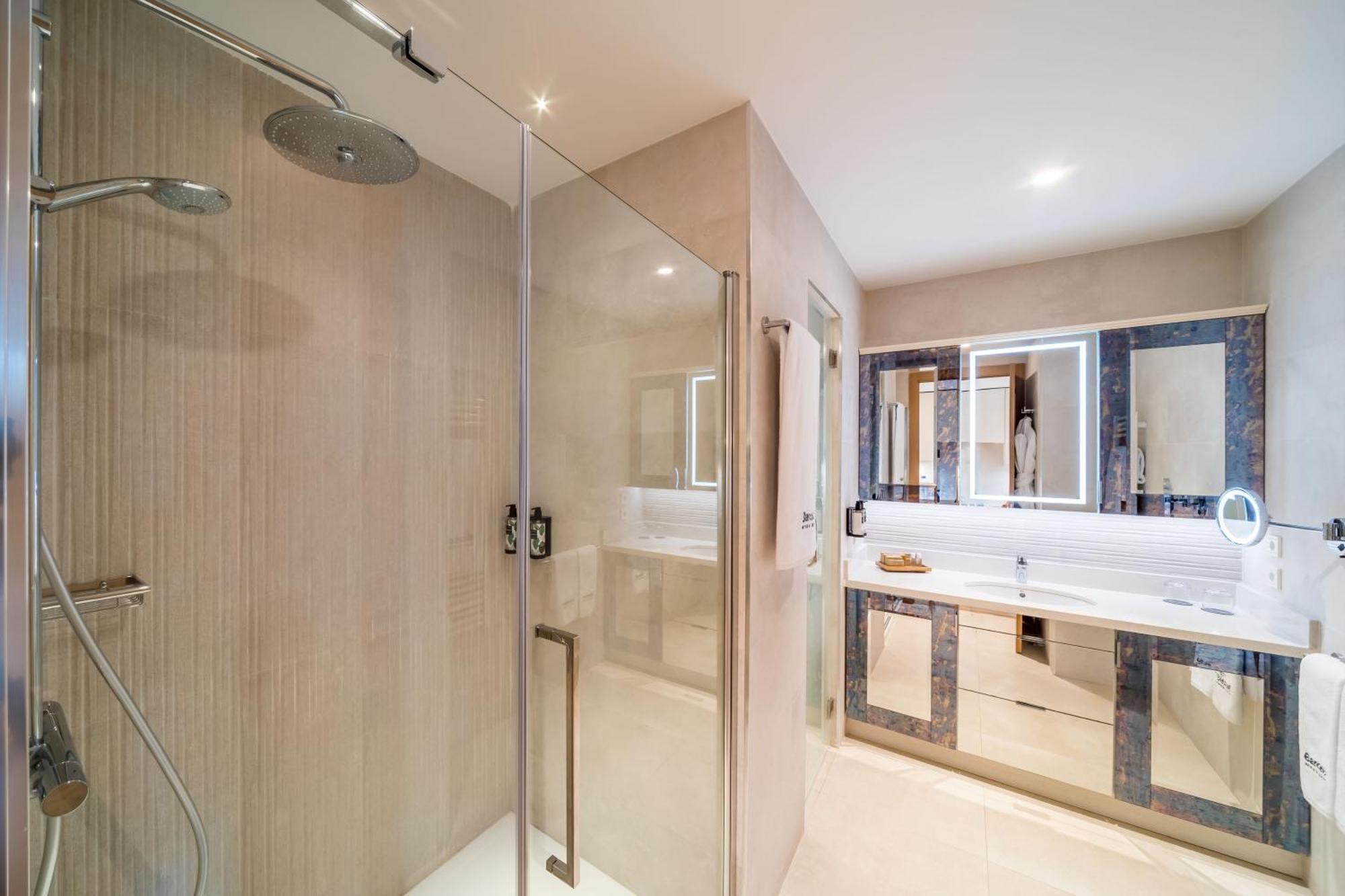 Готель Barcelo La Nucia Palms Екстер'єр фото A shower enclosure